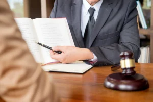 A solicitor helps a client through the personal injury claim process.